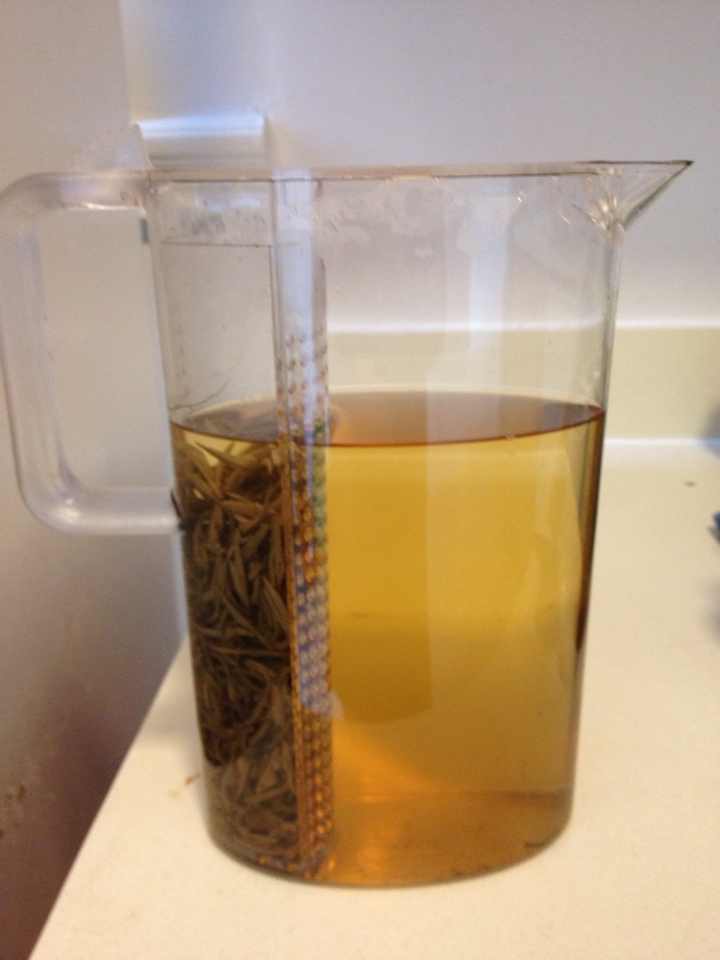 Fill the filtered section with your favorite tea. Add hot water in the larger section. Stick it in the fridge to chill and VOILÀ! Amazing home brewed iced tea in minutes