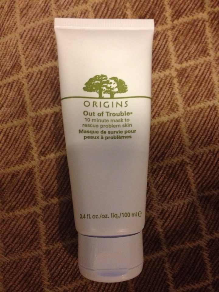 This is my must-have mask. I use it to eliminate any foreseeable pimples. It contains sulfur that kills bacteria and heals inflammation.👏