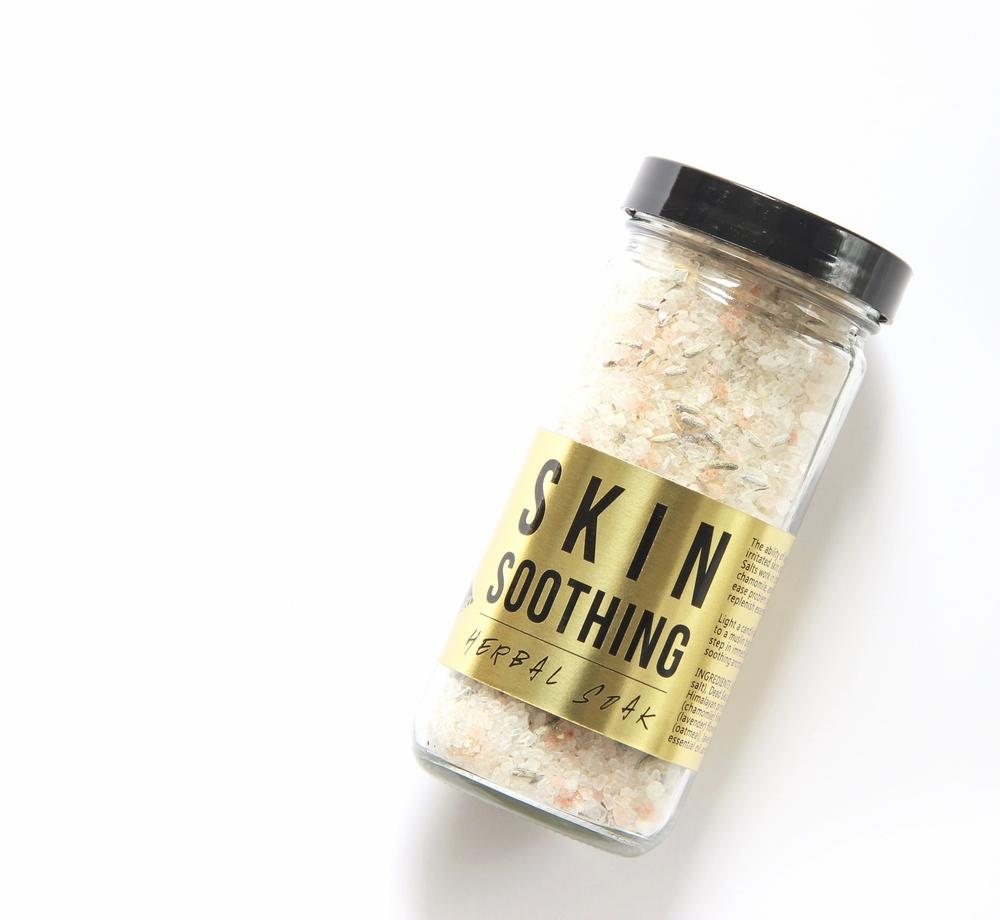 SKIN SOOTHING SOAK