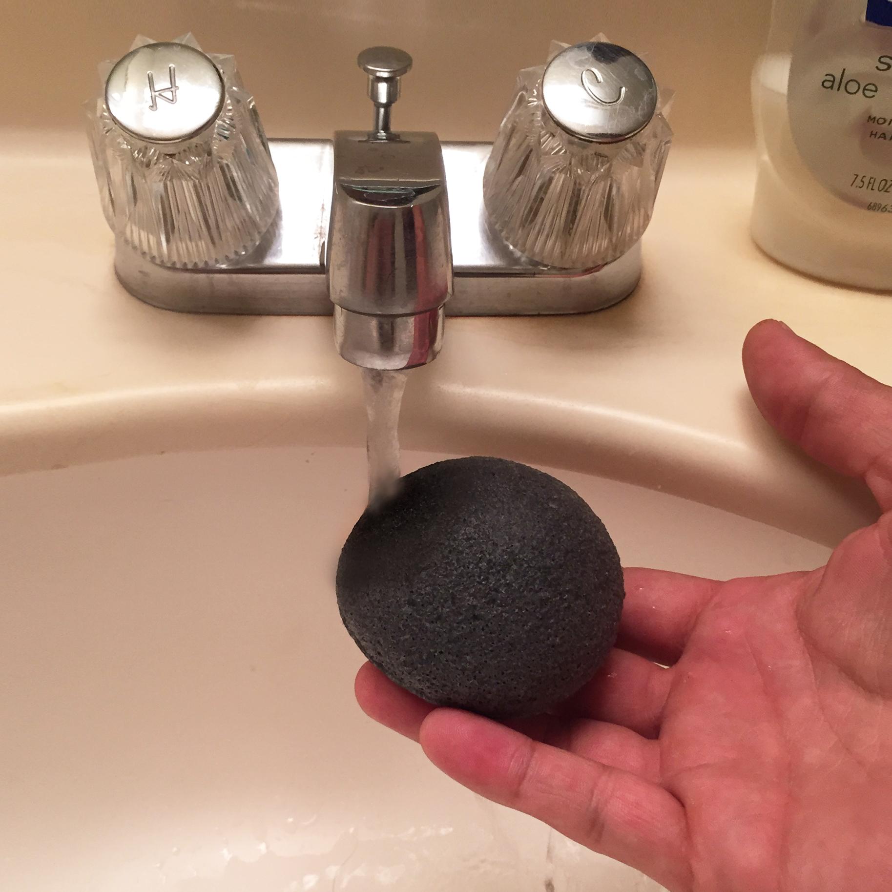 Bamboo Charcoal Konjac Sponge | Detoxifying & Exfoliating - image 2