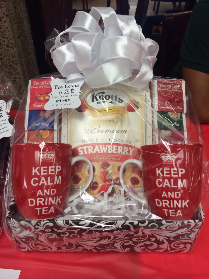 Tea lover basket
Mugs
Tea bags  
Cookies
