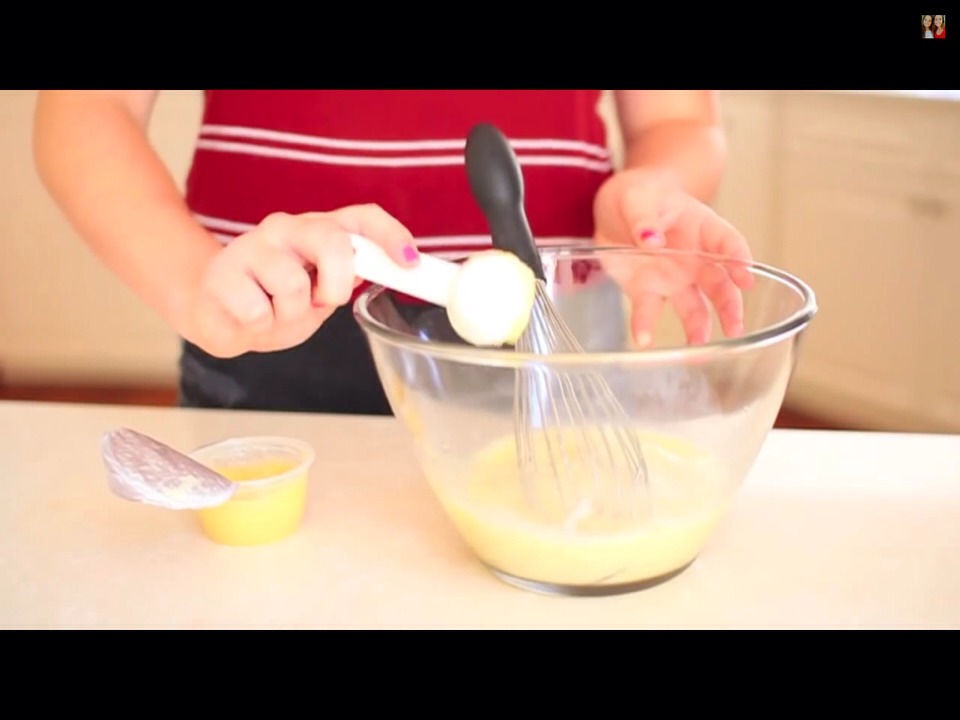 add the apple sauce &the water