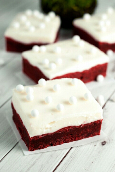 red velvet cookie bars with cream cheese frosting