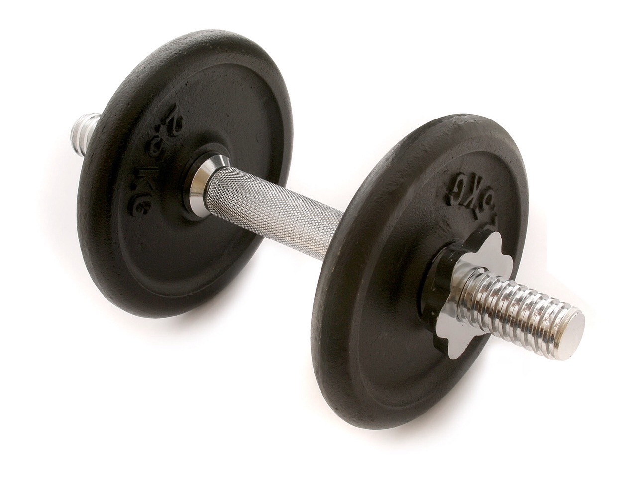 INCREASE YOUR MUSCLES
Doing 5 minutes each of push-ups, lunges, and squats (in 30-second intervals) will help build and maintain muscle mass. The more muscle you have, the higher your metabolism will be, so you'll torch more calories as you go about your day.