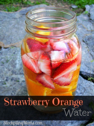 1 orange (sliced)
15 strawberries quartered
2 cups of ice