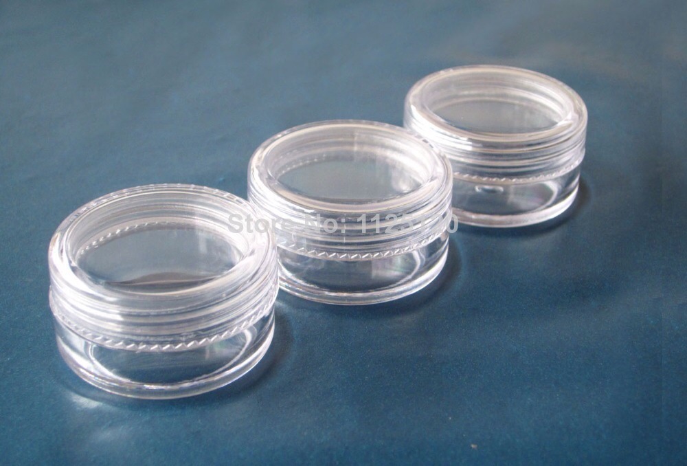 AS SOON AS the jug is taken out of the microwave, quickly put it into a lip balm pot (do this quickly because the mixture will dry really quickly)