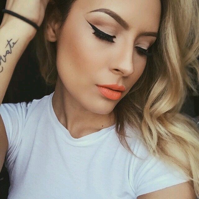 Beautiful Makeup With Orange Like Lip Color
