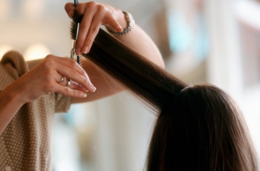 SPLIT ENDS
From long, medium and to short hair we all need to trim our hair regularly to keep it healthy looking. Split ends is the reason we need to trim our ends off because they cause a lot of damage. If you don't cut off the split ends they will build up to the top of your hair.