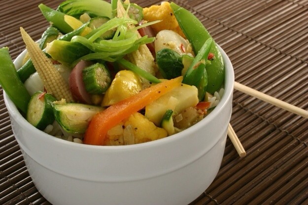 3. Steam Veggies in Your Dishwasher
All it takes is wrapping them in aluminum foil and throwing them in the dishwasher. 