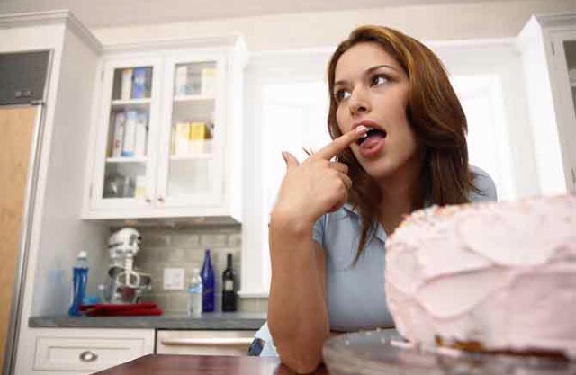 SKIP THE DESSERT 
Fatty, sugary foods can cause bloating, as can foods high in artificial sweeteners. Skip the carb-heavy, sugary desserts, and go for fresh fruit, which is high in fiber and water, to help you debloat.