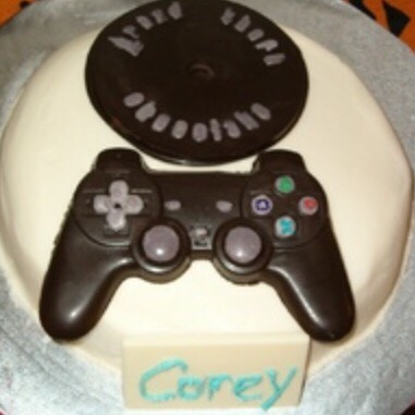 Great birthday cake for the typical teenage boy 🎮