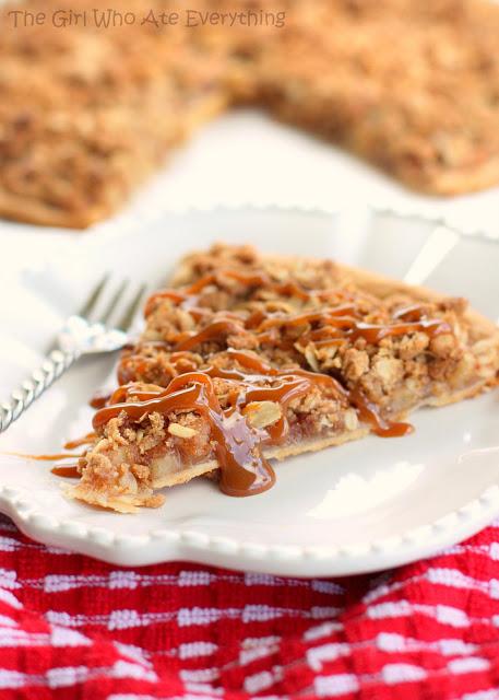 Apple Crisp Pizza 