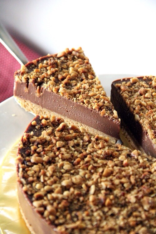 Ingredients: 
10 oz of graham crackers 
5 tablespoons of salted butter  (softened)
1 13oz jar of Nutella 
3/4 cup chopped toasted hazelnuts 
1 lb of cream cheese at room temp
1-2 cup confectioners sugar 🍰
