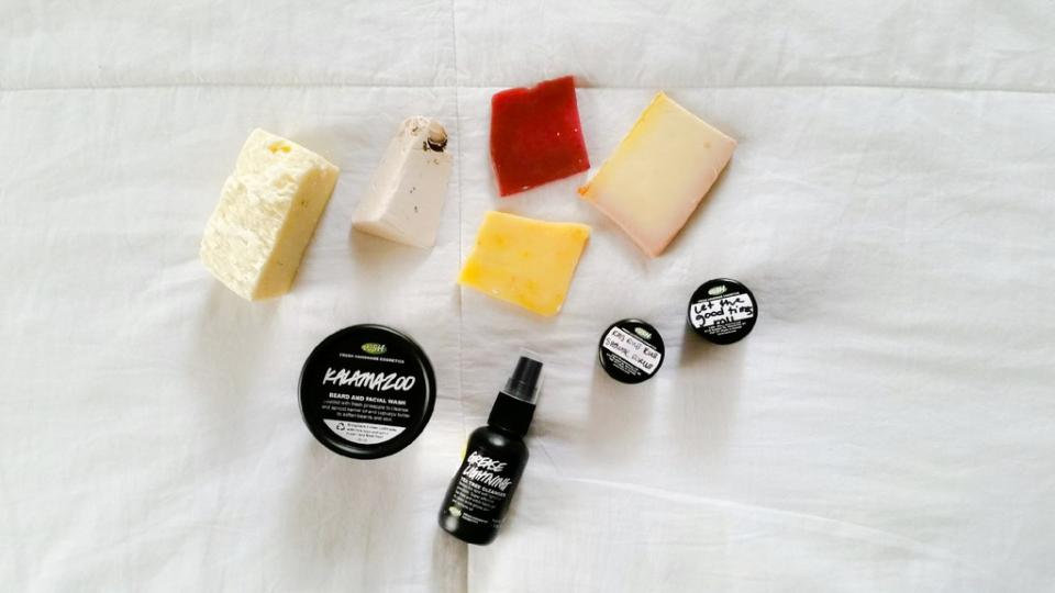 DIY Lush Bubble Bars:

http://www.mariasself.com/2012/02/diy-craft-homemade-natural-bubble-bath.html
