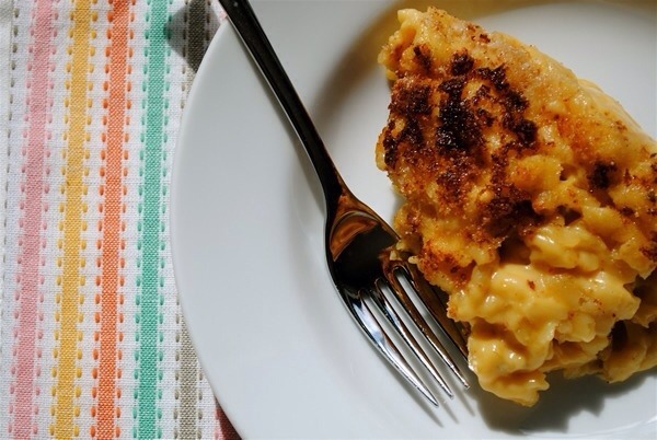 7. Save Space by Making Mac and Cheese in a Rice Cooker
