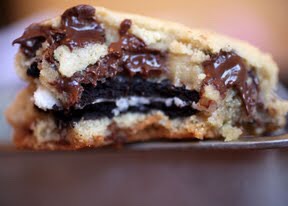 Oreo Stuffed Chocolate Chip Cookies 