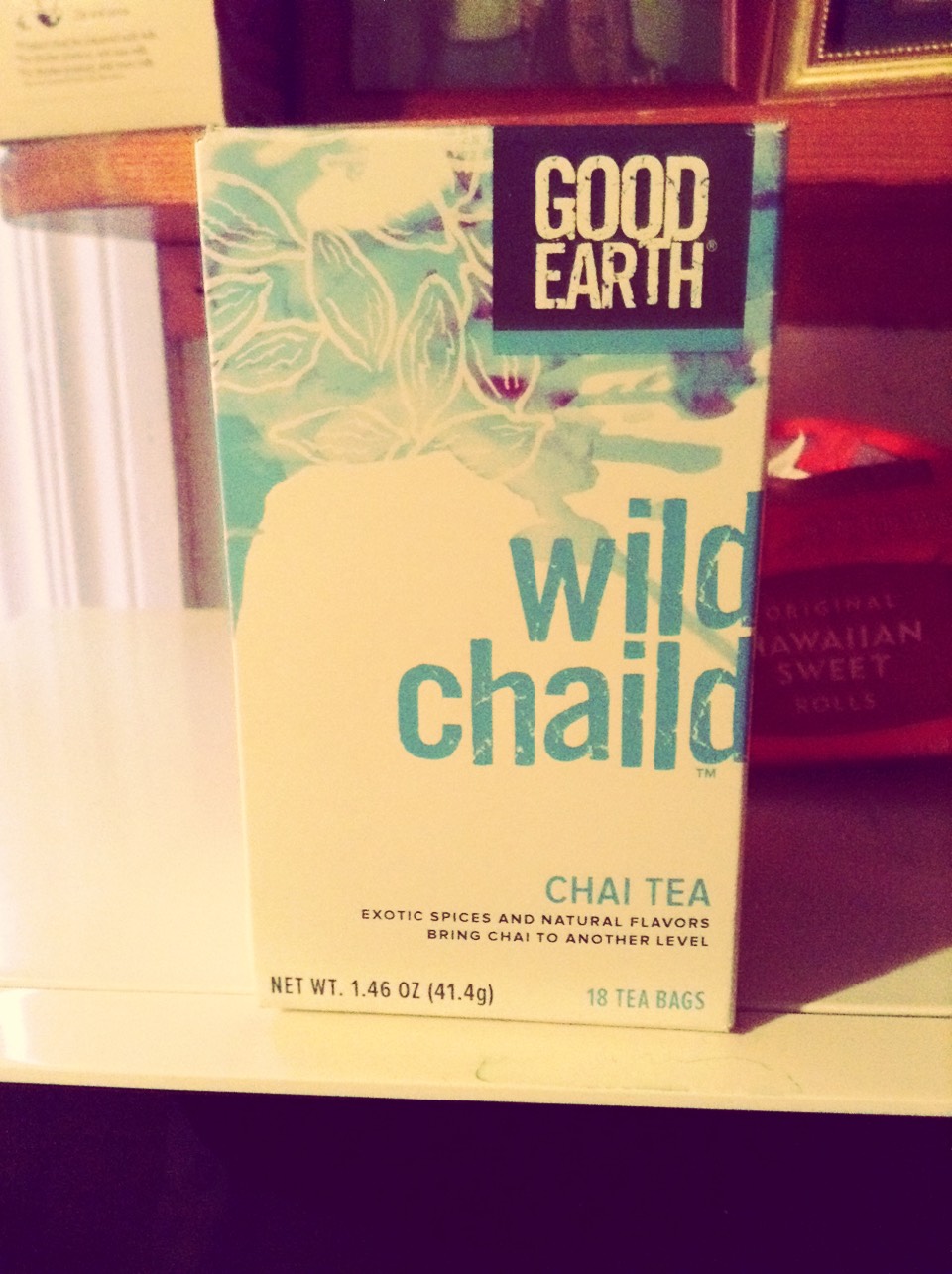 Good earth has to be my favorite brand of Chai tea ^.^ (and chai is my favorite type of tea) 
I just add a little creamer or almond milk to mine, and I can drink it when ever throughout the day (and it helps your tummy😝)