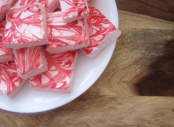 Homemade Raspberry Marshmallows! 