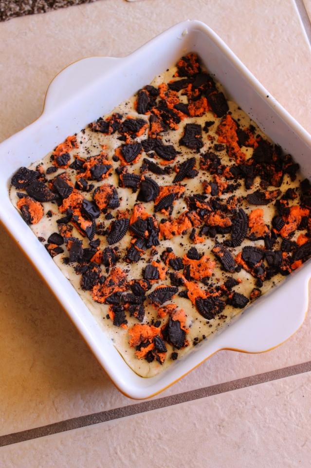 Halloween Oreo Cake Bars