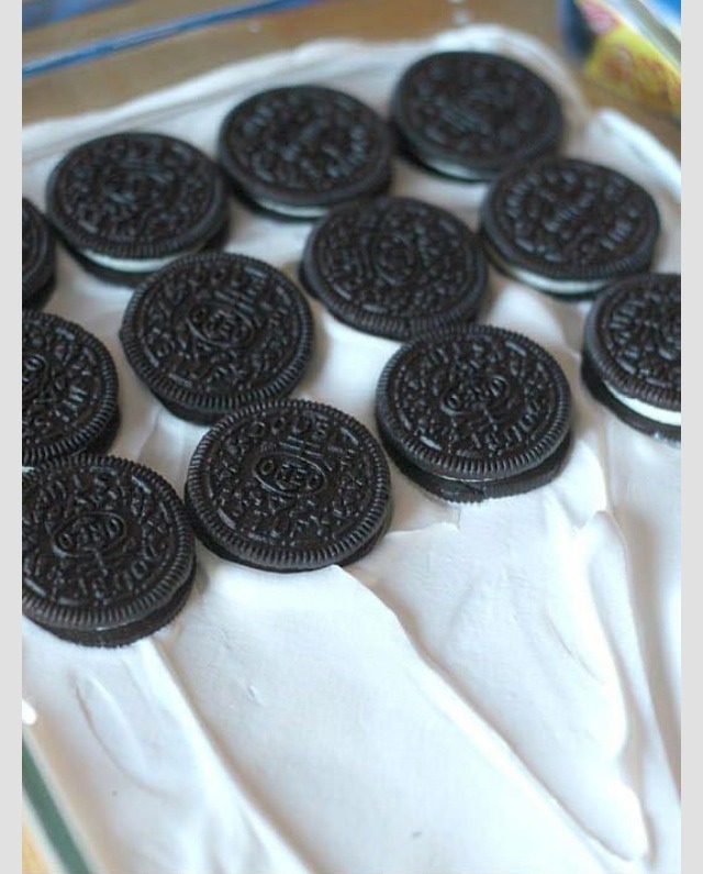 Oreo Bomb Cake.