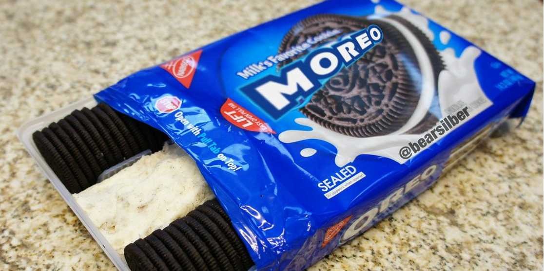 🍪• hold oreos with a fork so you don't get your fingers messy - 