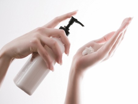 Putting lotion on flyways is a quick fix to keep your hair in tact! 