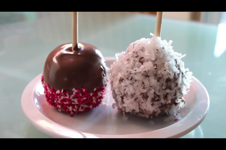 Candy/Chocolate/Caramel Apples! 🍎🍫