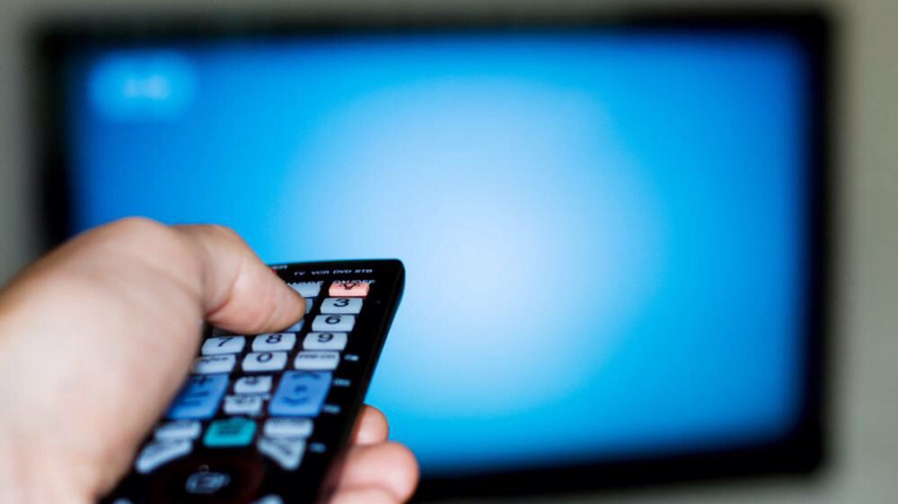 Watching Television or surfing the web: the bright screens reduce the production of melatonin ( the natural drug that puts you to sleep).