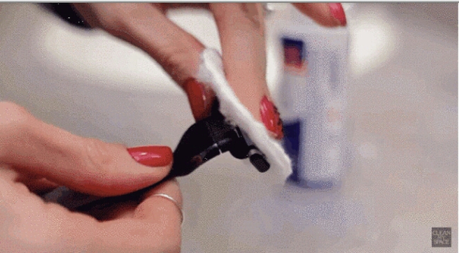 8. Use a cotton pad and isopropyl alcohol to disinfect your disposable razor.