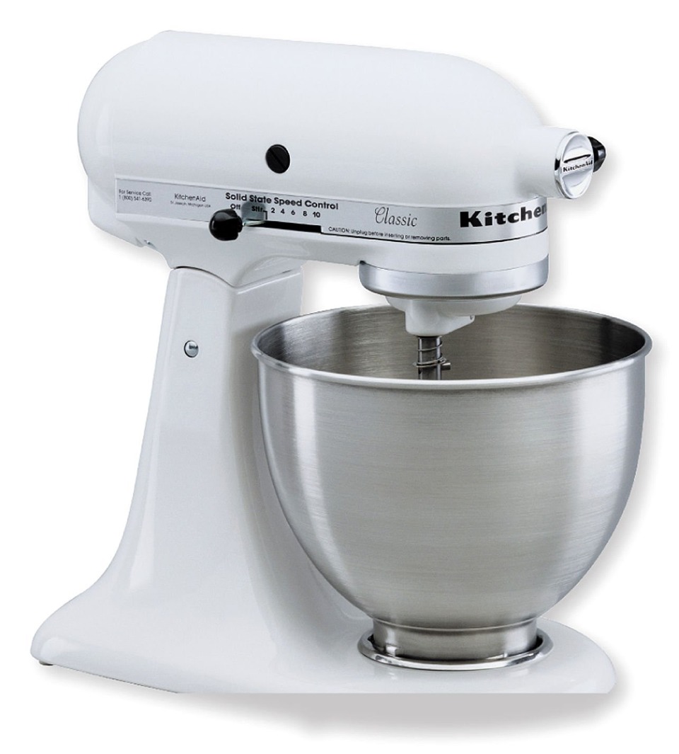 Instructions

1. Preheat the oven to 350F (180 c)
2. Beat the butter cream with the sugar, brown sugar, egg and vanilla until a light texture.
3. Combine the flour, baking soda and salt.
4. Add to the cream mixture and mix well.