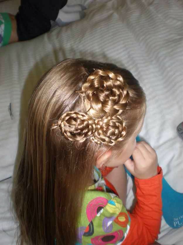 http://cute2tryhairdos.blogspot.com/2010/10/my-last-variation-on-rolled-braided.html?m=1