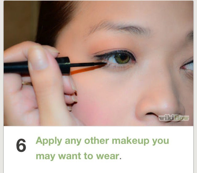 How to Apply Foundation and Concealer Correctly
