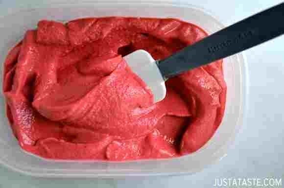 🌟🌟✨5-MINUTE HEALTHY STRAWBERRY FROZEN YOGURT RECIPE✨🌟🌟

