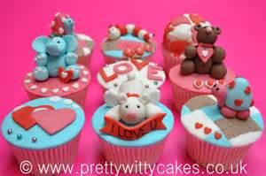 "Some Pretty Amazing Valentine Cupcake Ideas"
