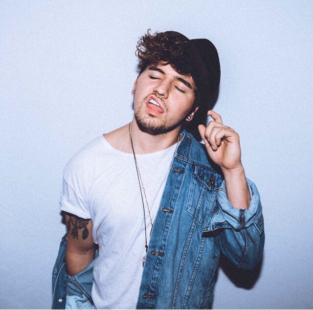 Jc Caylen: He doesnt post much on his channel anymore.. But.. His old videos (there are literally hundreds) are full of creativity and I enjoy watching them