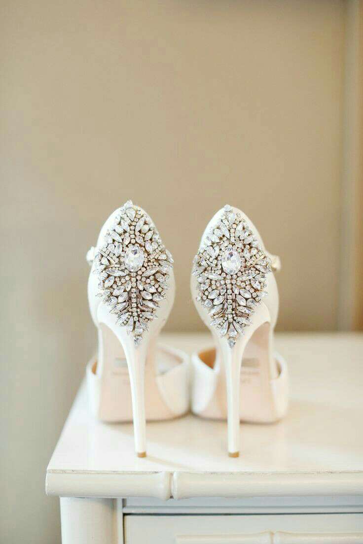 wedding hair/ dresses / shoes 
