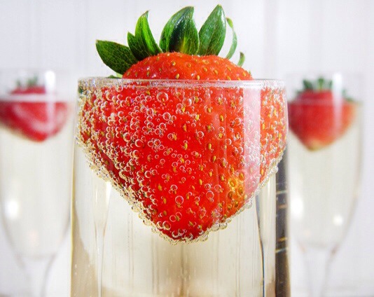 6. Chocolate-Covered Champagne Strawberries
OK, more champagne and chocolate must be had. This time, champagne-soaked strawberries get dipped in chocolate for pure heaven.