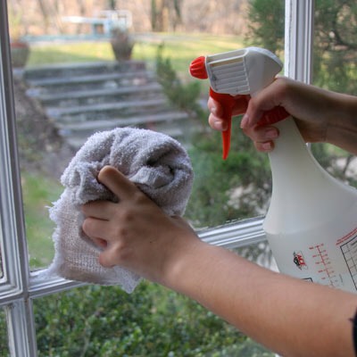 Erase window streak: spray glass panes with diluted vodka, then wipe them down with a lint-free cloth.
