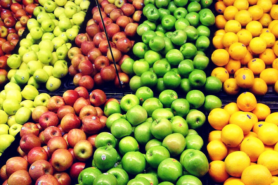 STOCK UP ON FRUITS

•by starting off with a cart full of fruits, you are definitely on the road to healthy eating. 

•strawberries
•oranges
•apples
•bananas
•blueberries
•blackberries