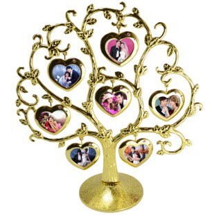 Get a small Christmas tree if you can't find this picture tree.