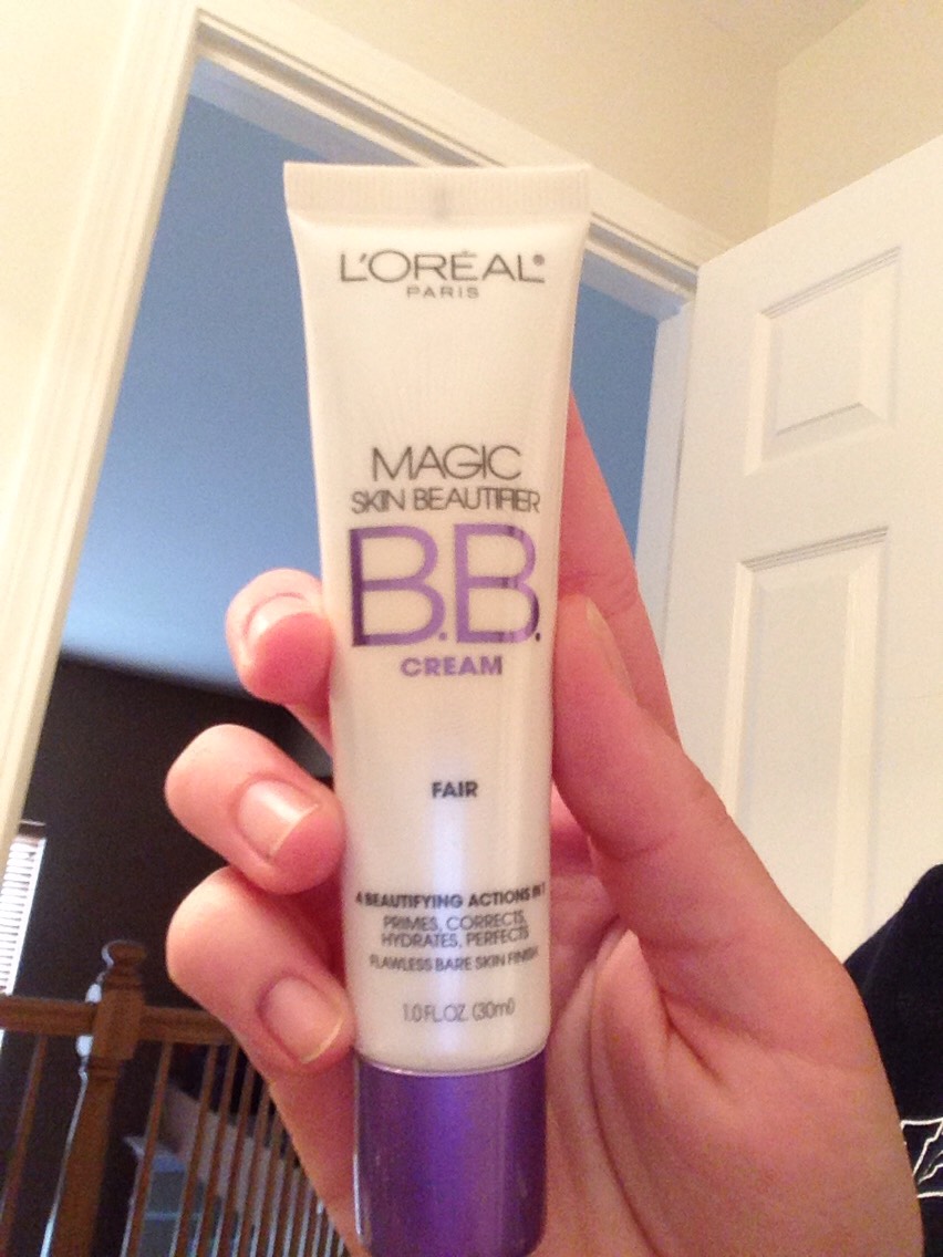 Apply some BB cream. I like L'oréal's BB cream because it acts as a primer and concealer cream! 
Next page---👉