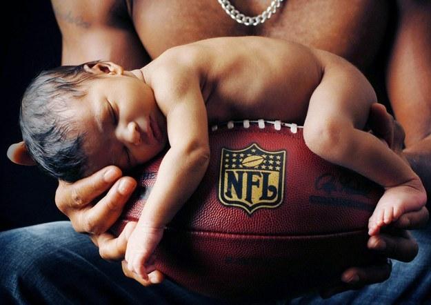 Newborns First Photo Shoot Ideas!!!!!!!!!!!!!!Really Cute!!!!!!!!!!!