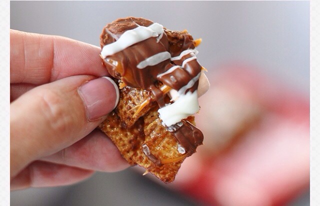 🍫Better Than Sex Chex Mix!🍫