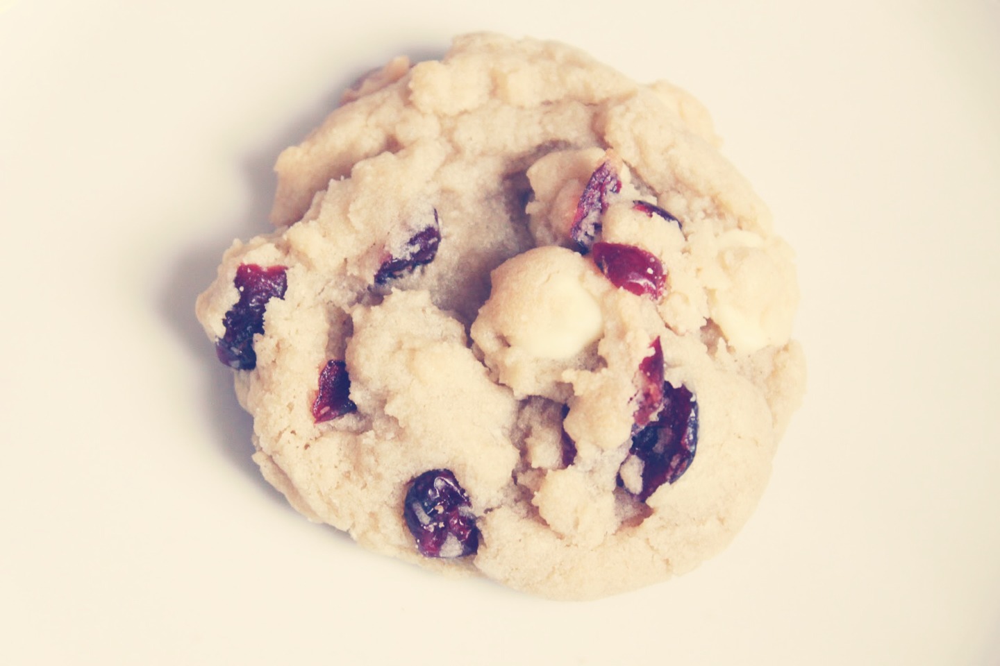Preheat oven to 375 degrees F (190 degrees C). Grease cookie sheets.
