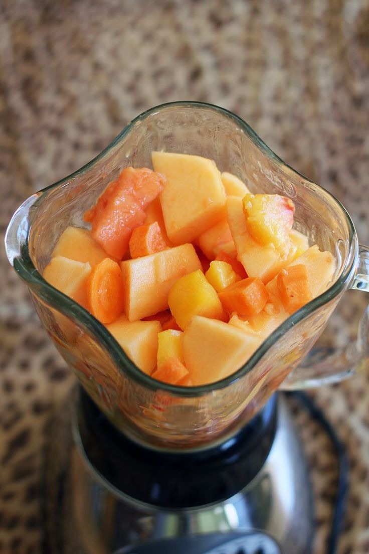 Blend and serve🍹
Studies have proven that a beta-carotene rich diet can give your complexion a glow that is healthier than a regular skin tan. This smoothie can help you get that healthy glow without risking your skin lying under the sun.