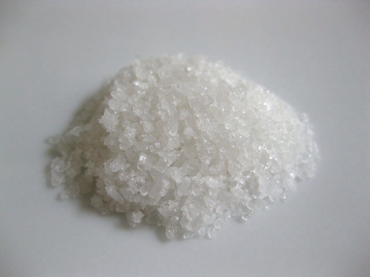 Dry Hands? Mix Coconut Oil And Sea Salt Together, Rub On Hands And Rinse! 