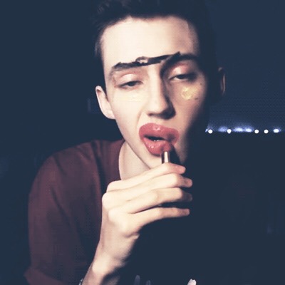 Troye Sivan: Troye is also a music artist but, he makes these awesome videos that range in topic but are all equally amazing. He always makes me laugh and hes pretty too ;)