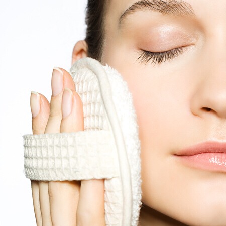 Step five:
Gently wash your face using warm water and a washcloth to clean it off and pat dry.