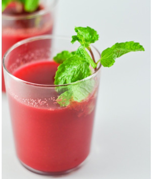 This recipe will make around 35 ounces of fresh juice, which you’ll need to keep in the fridge in an airtight container (stir before before drinking). Drink it up within two days, and then repeat, repeat, repeat for glowing, smooth skin!