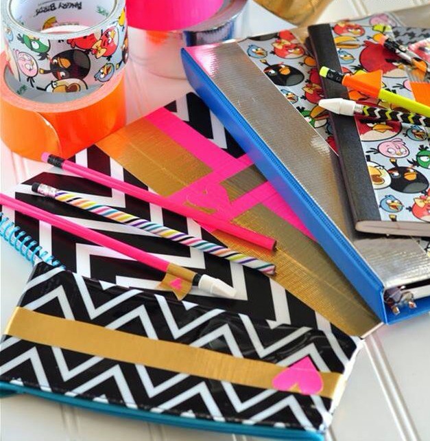 Extras: 
Hand sanitizer
Reading book 📚
Girly essentials
Tissues
Mirror
Phone 📱
Lip balm
Gum/mints

